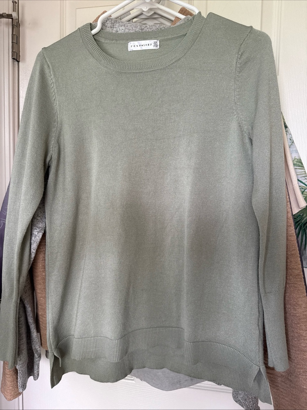 Retrology Liteweight Sage Green Crewneck Sweater Sz M Silver buttons on sleeve